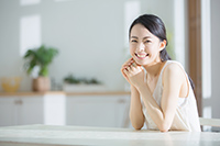 笑顔の女性